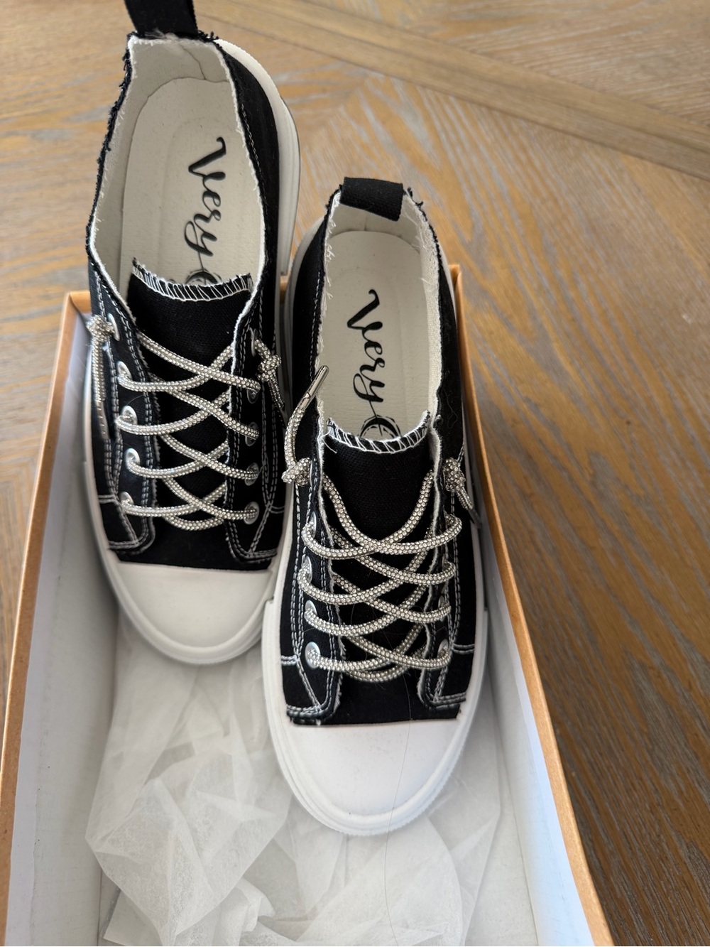Very G Aman 2 Black Rhinestone Lace Platform Sneakers Size 9 NWB